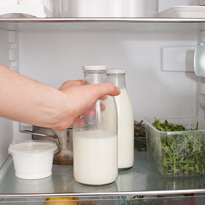 Come conservare il latte in frigo