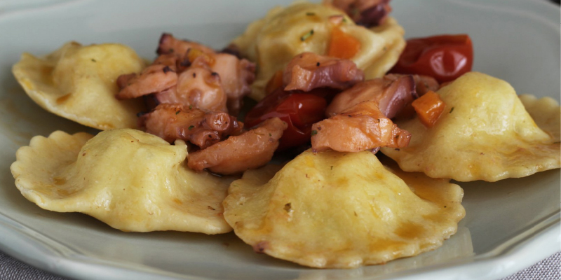 Ravioli con ragù di polpo [Ricetta]